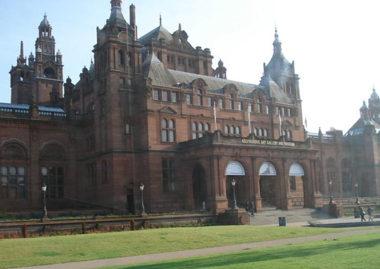 kelvingrove art gallery dinosaur
